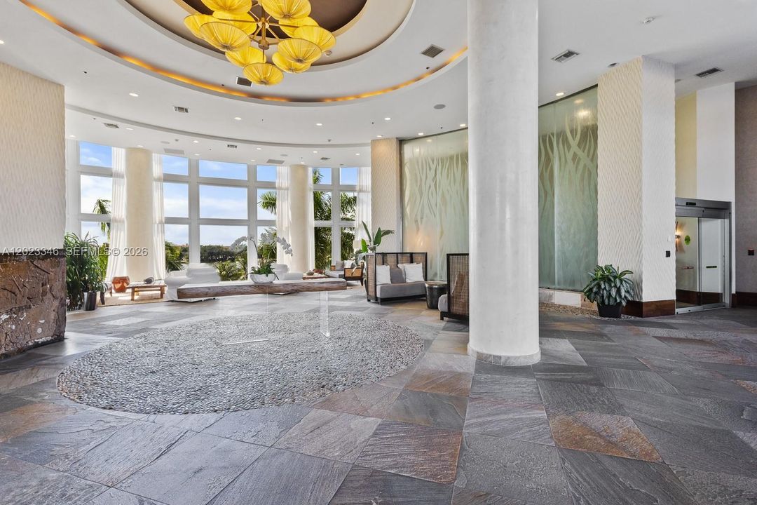 For Sale: $469,999 (3 beds, 3 baths, 1570 Square Feet)