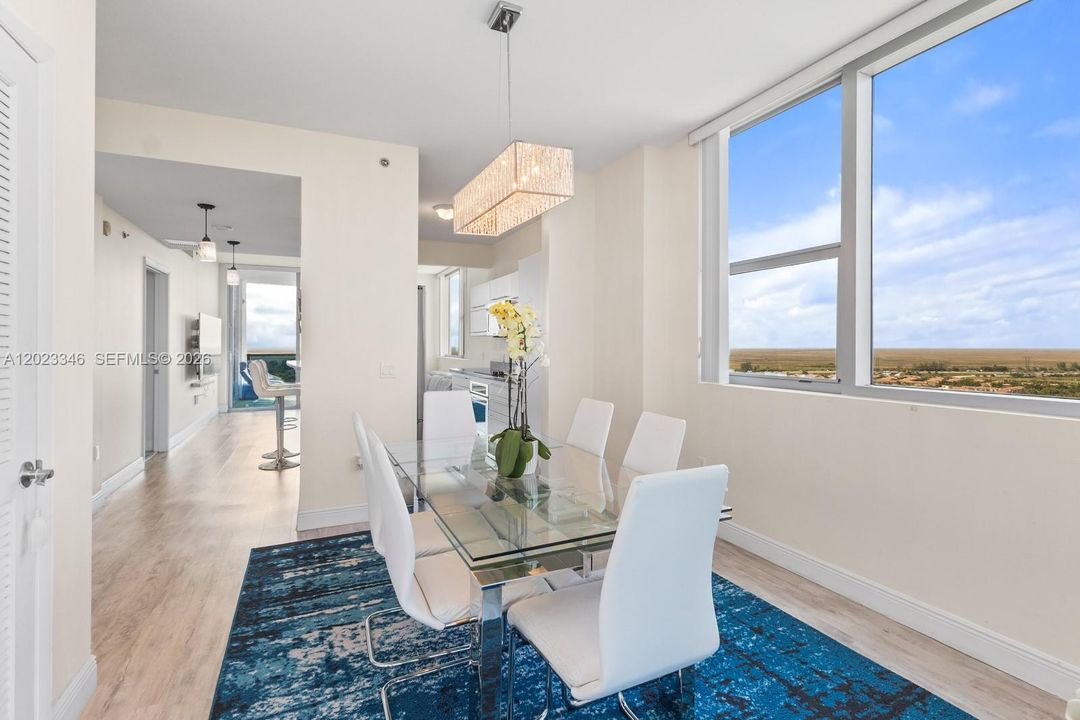 For Sale: $469,999 (3 beds, 3 baths, 1570 Square Feet)