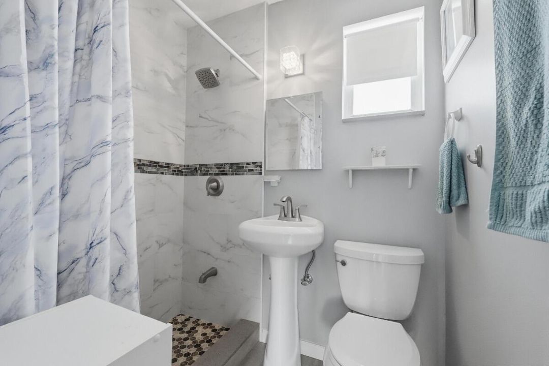 017_DSC02618_autoremove_33608135_MLS