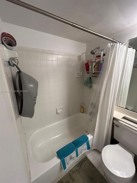 For Sale: $190,000 (1 beds, 1 baths, 816 Square Feet)