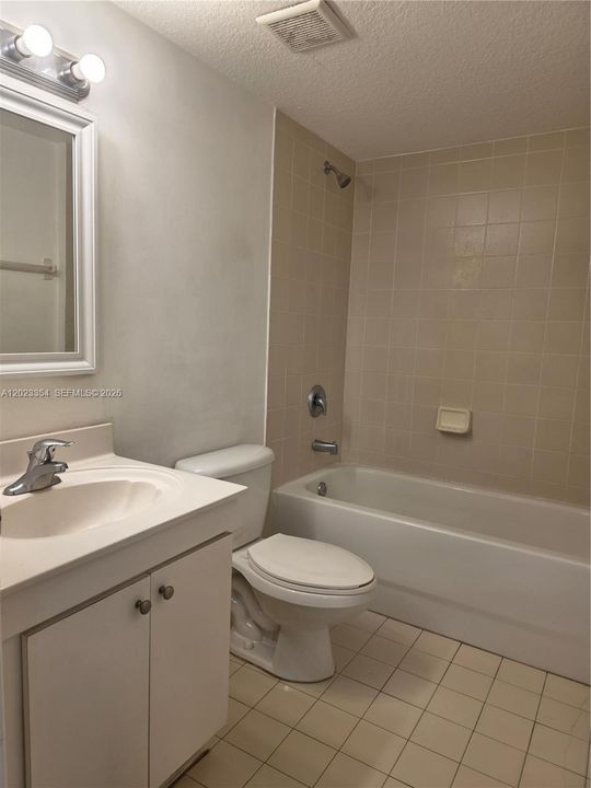 В аренду: $1,950 (2 спален, 2 ванн, 809 Квадратных фут)