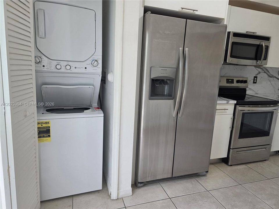 В аренду: $1,950 (2 спален, 2 ванн, 809 Квадратных фут)