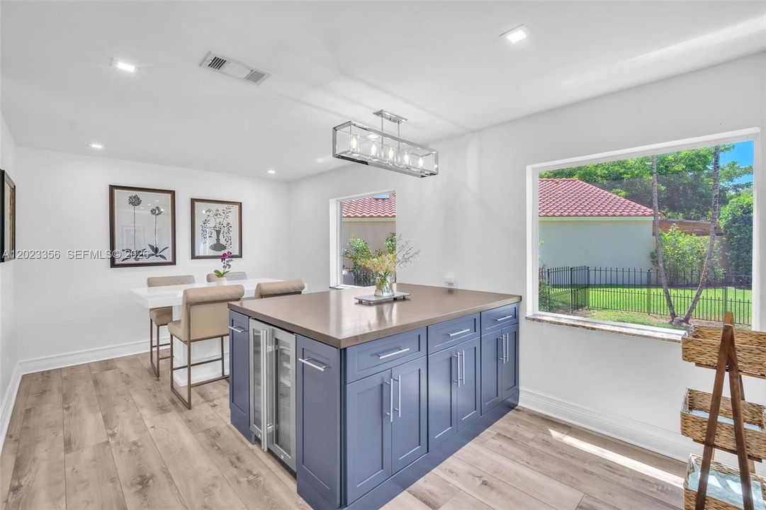 Active With Contract: $750,000 (3 beds, 2 baths, 1903 Square Feet)