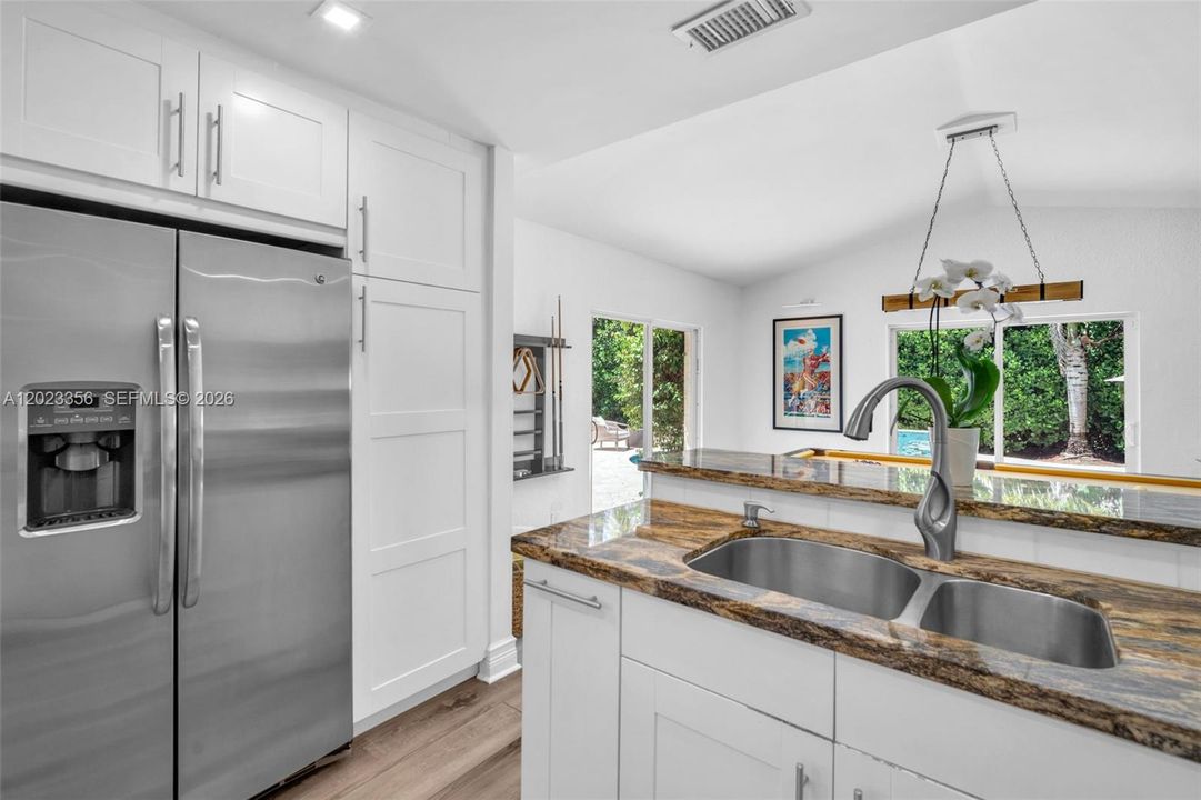 Active With Contract: $750,000 (3 beds, 2 baths, 1903 Square Feet)