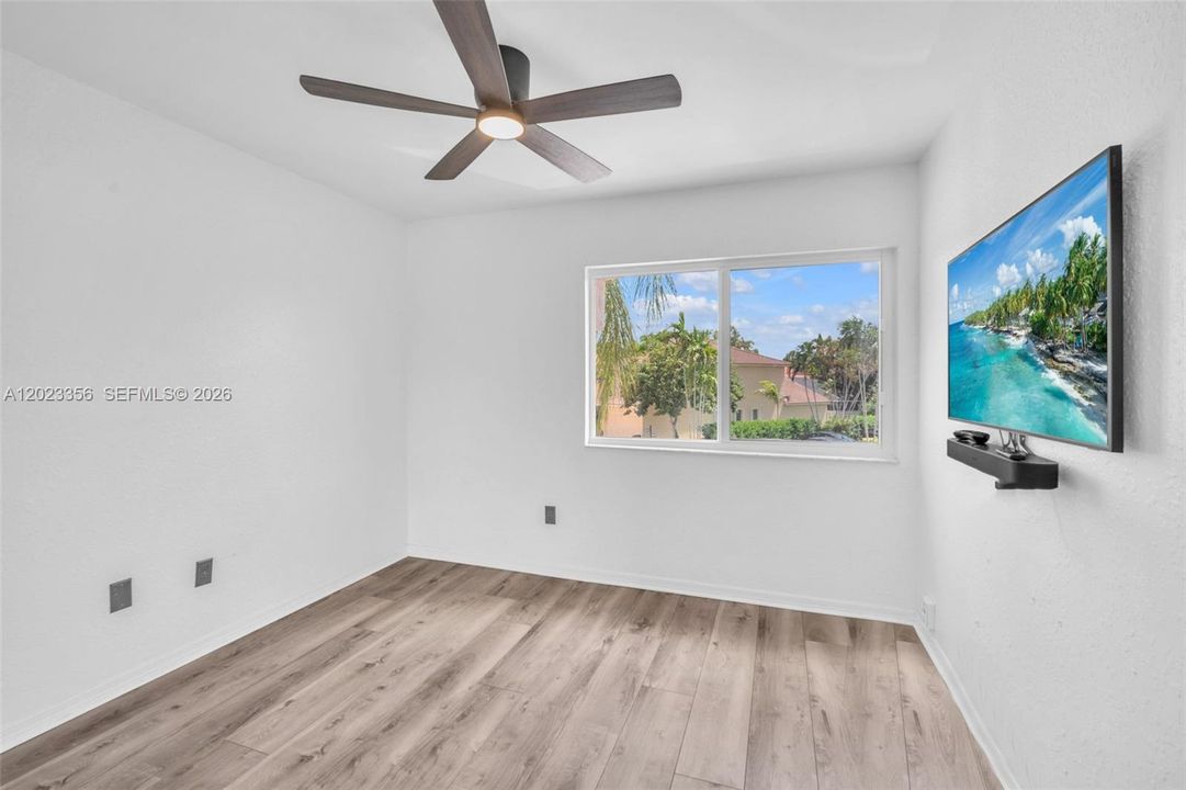 Active With Contract: $750,000 (3 beds, 2 baths, 1903 Square Feet)