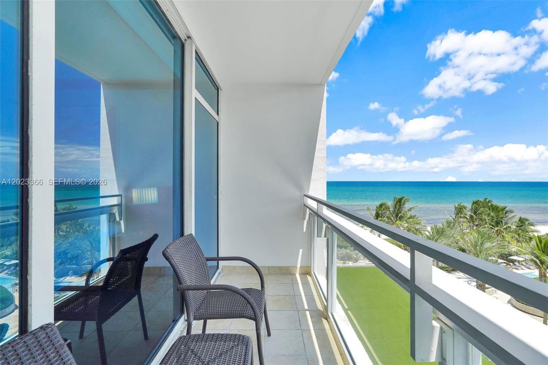 For Sale: $529,000 (1 beds, 1 baths, 662 Square Feet)