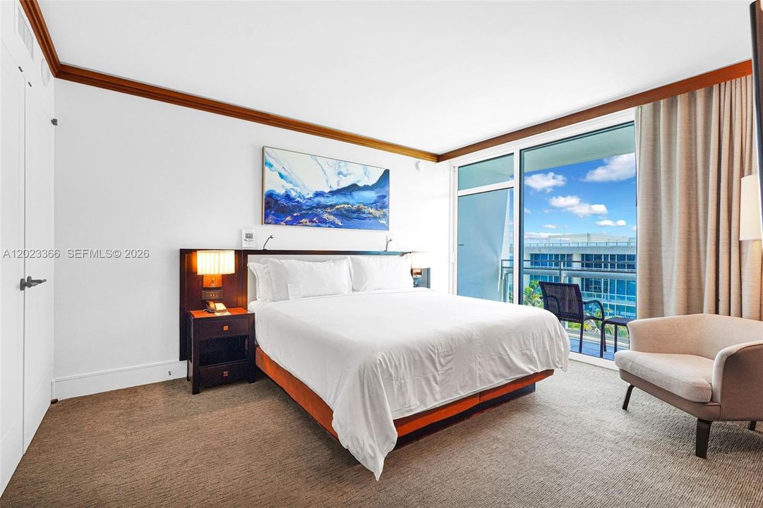 For Sale: $529,000 (1 beds, 1 baths, 662 Square Feet)