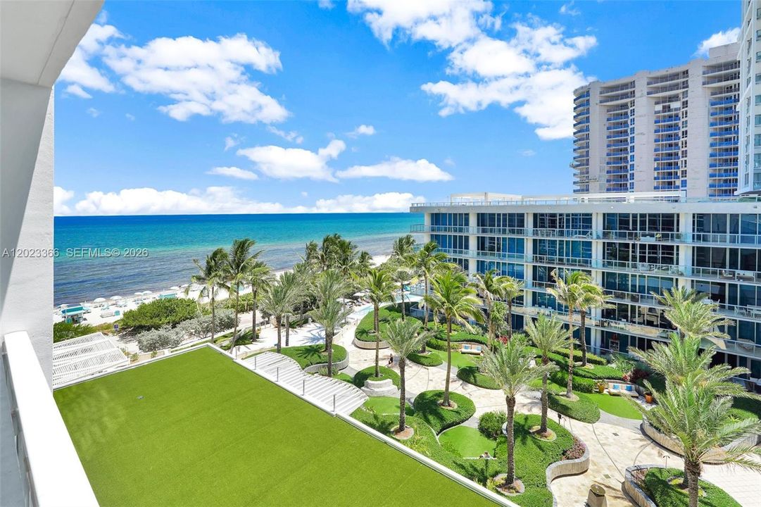 For Sale: $529,000 (1 beds, 1 baths, 662 Square Feet)