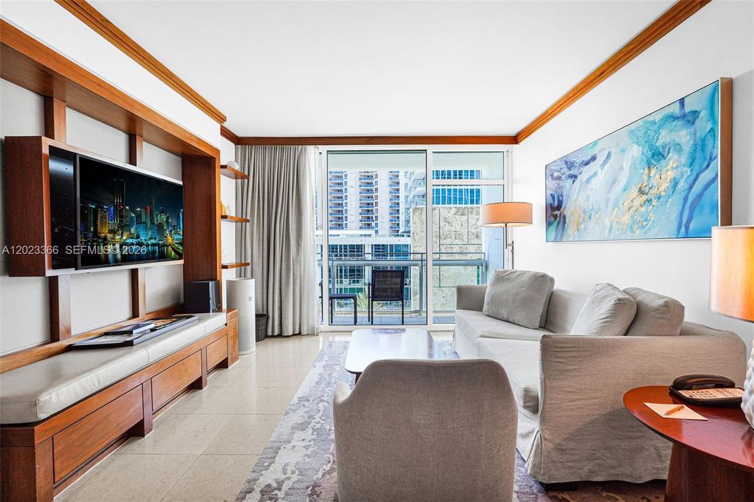 For Sale: $529,000 (1 beds, 1 baths, 662 Square Feet)