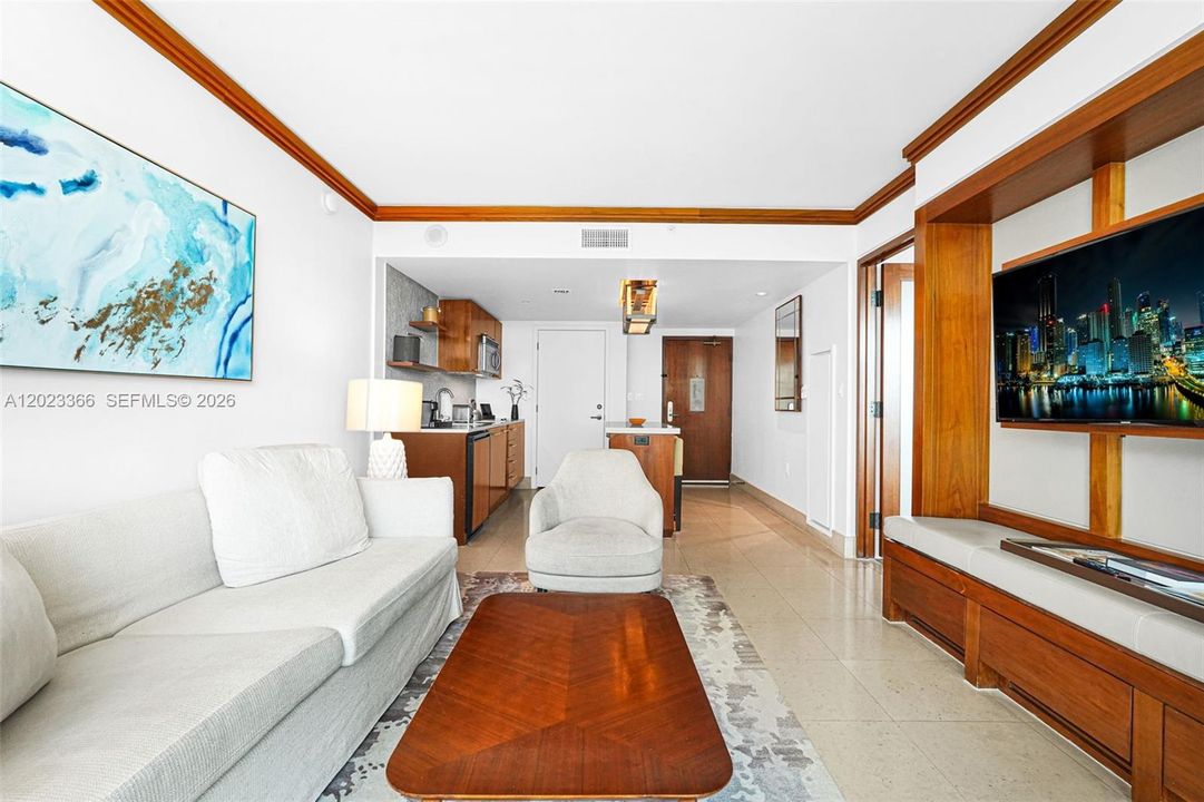 For Sale: $529,000 (1 beds, 1 baths, 662 Square Feet)