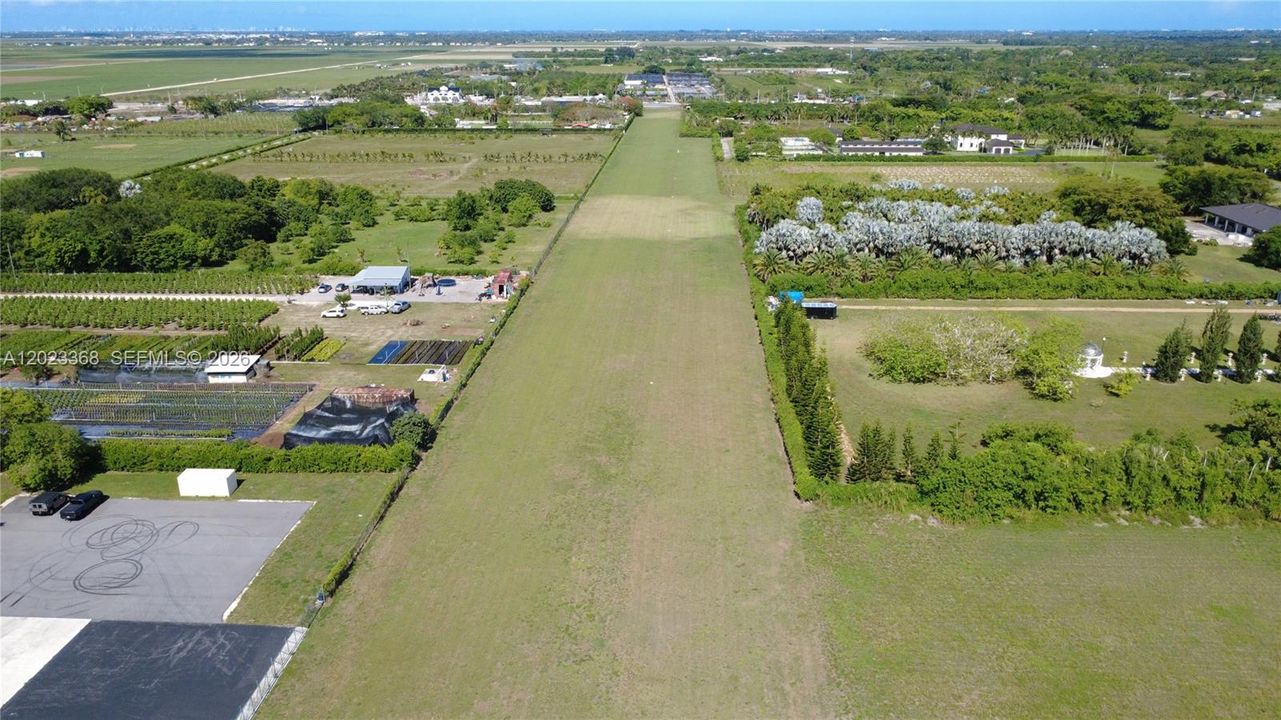 En Venta: $2,300,000 (5.00 acres)