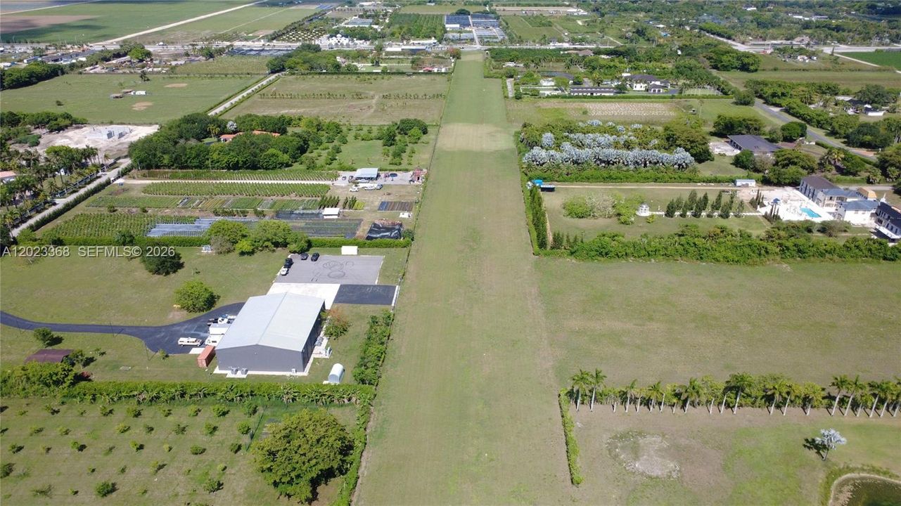 En Venta: $2,300,000 (5.00 acres)