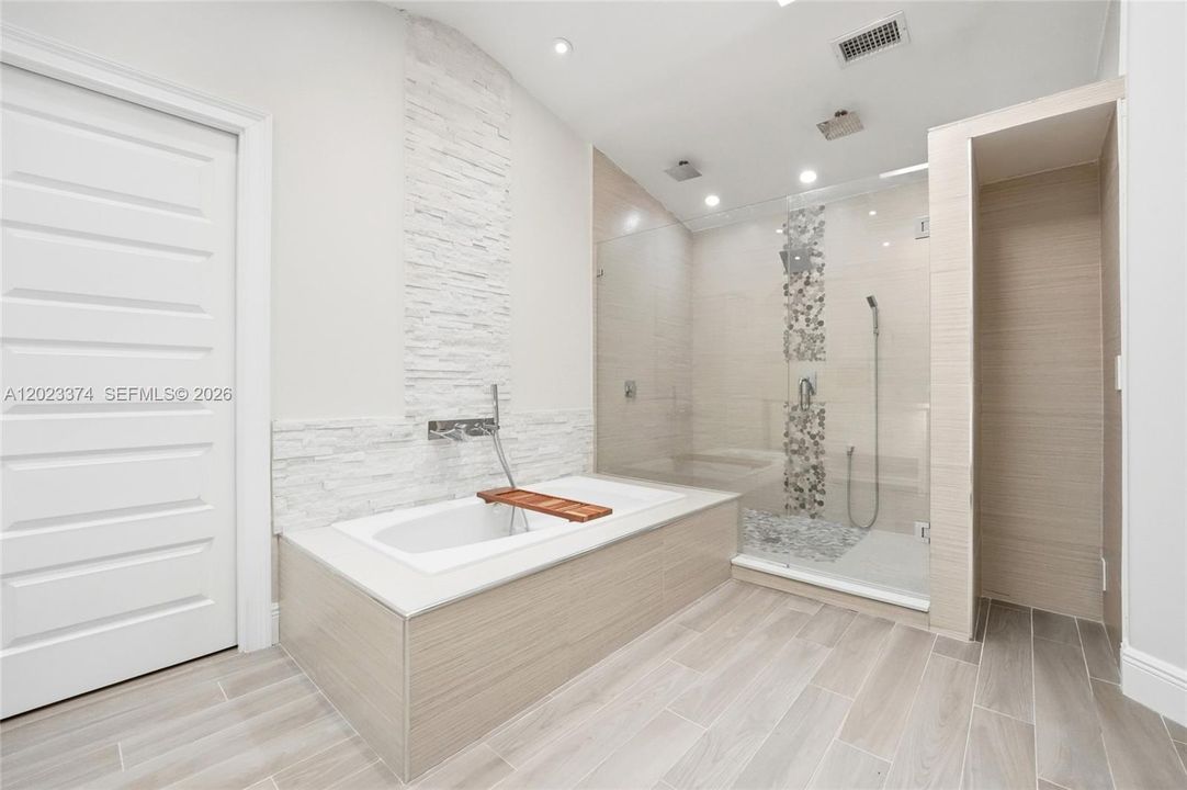 В аренду: $5,800 (4 спален, 2 ванн, 2483 Квадратных фут)