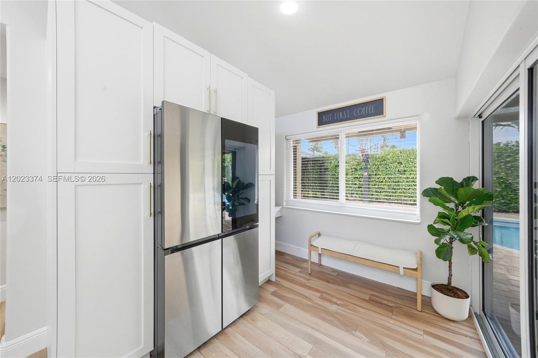 В аренду: $5,800 (4 спален, 2 ванн, 2483 Квадратных фут)