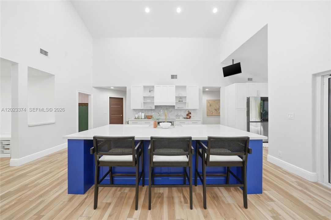 В аренду: $5,800 (4 спален, 2 ванн, 2483 Квадратных фут)