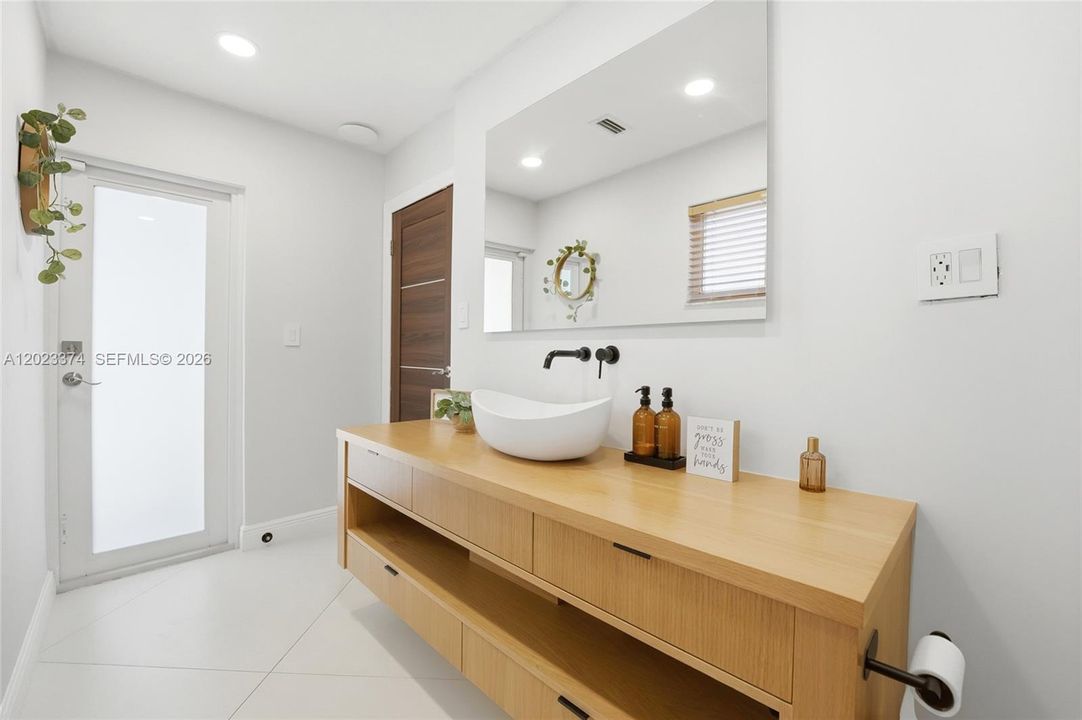 В аренду: $5,800 (4 спален, 2 ванн, 2483 Квадратных фут)