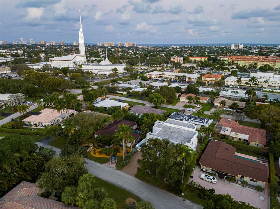 В аренду: $13,495 (7 спален, 5 ванн, 4500 Квадратных фут)