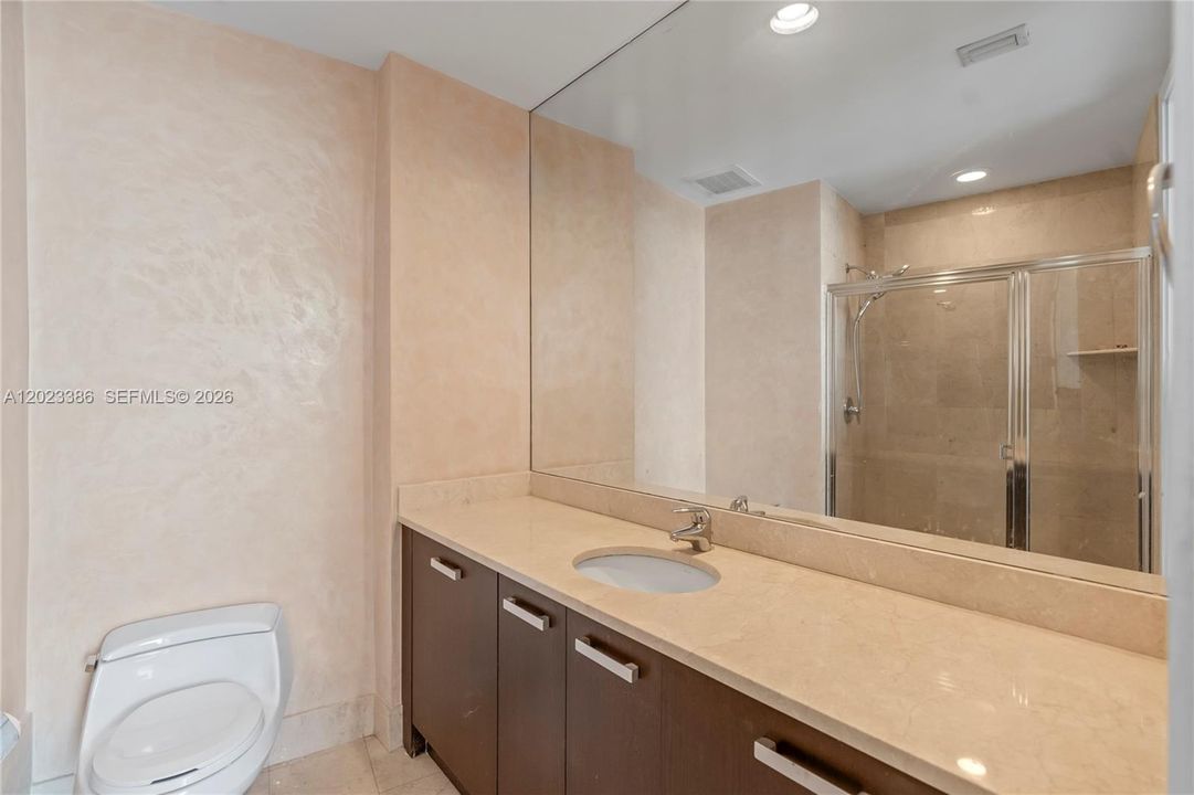 For Sale: $1,565,000 (2 beds, 2 baths, 1389 Square Feet)