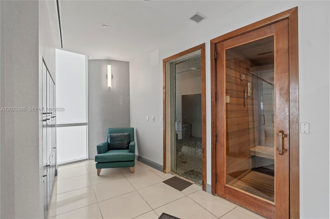 For Sale: $1,565,000 (2 beds, 2 baths, 1389 Square Feet)