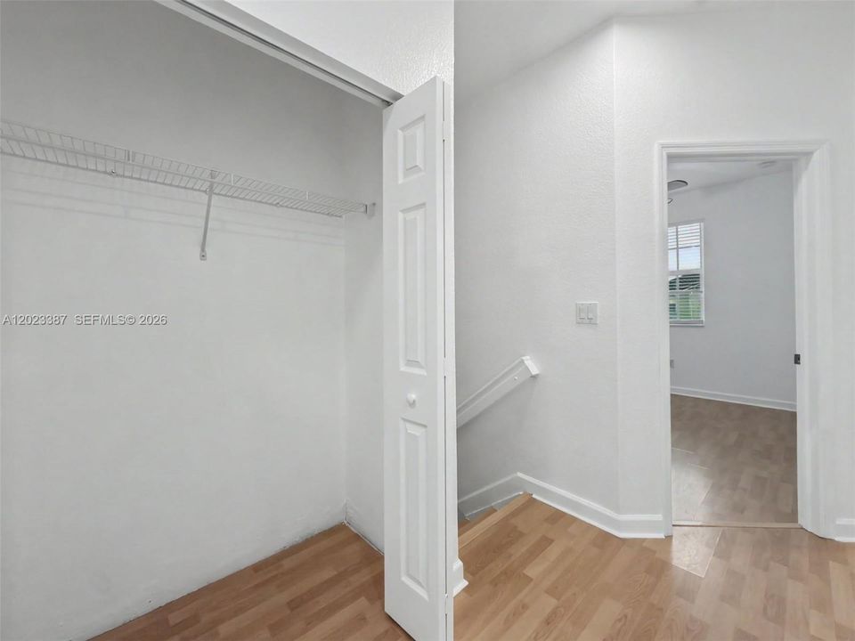For Sale: $420,000 (3 beds, 2 baths, 1562 Square Feet)