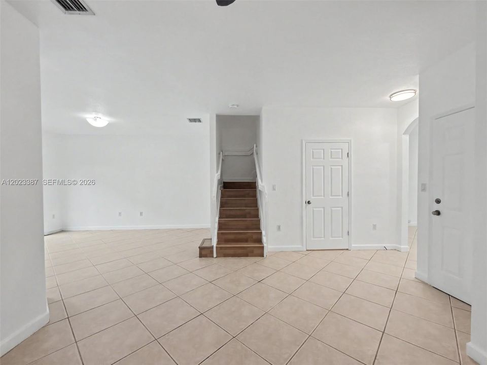 For Sale: $420,000 (3 beds, 2 baths, 1562 Square Feet)