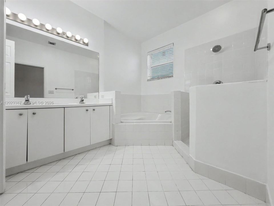 For Sale: $420,000 (3 beds, 2 baths, 1562 Square Feet)
