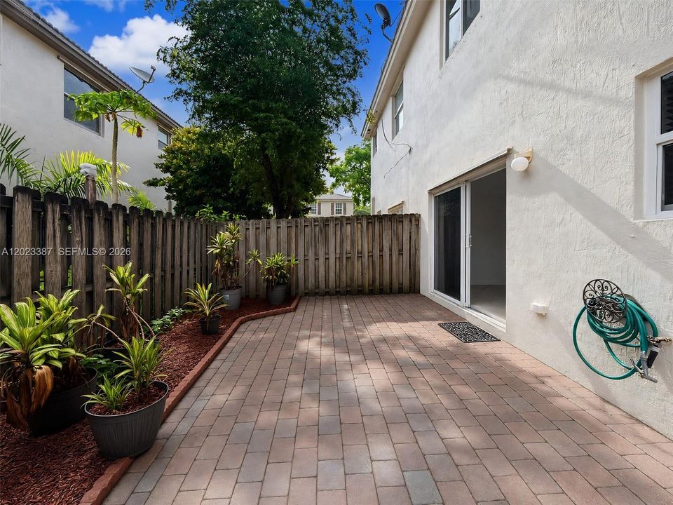 For Sale: $420,000 (3 beds, 2 baths, 1562 Square Feet)