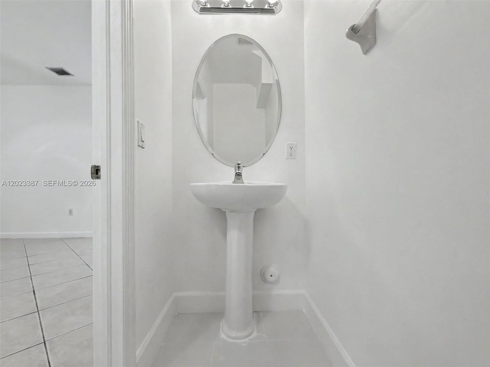 For Sale: $420,000 (3 beds, 2 baths, 1562 Square Feet)