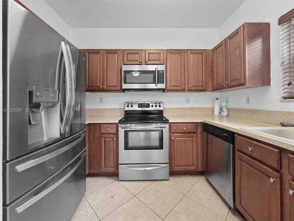 For Sale: $420,000 (3 beds, 2 baths, 1562 Square Feet)