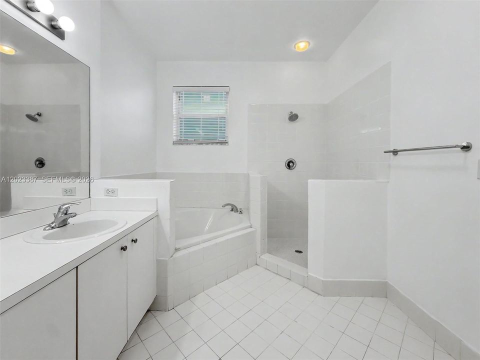 For Sale: $420,000 (3 beds, 2 baths, 1562 Square Feet)
