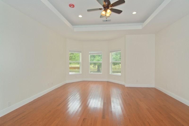 07_4935LamePantherLane_14_MasterBedroom_