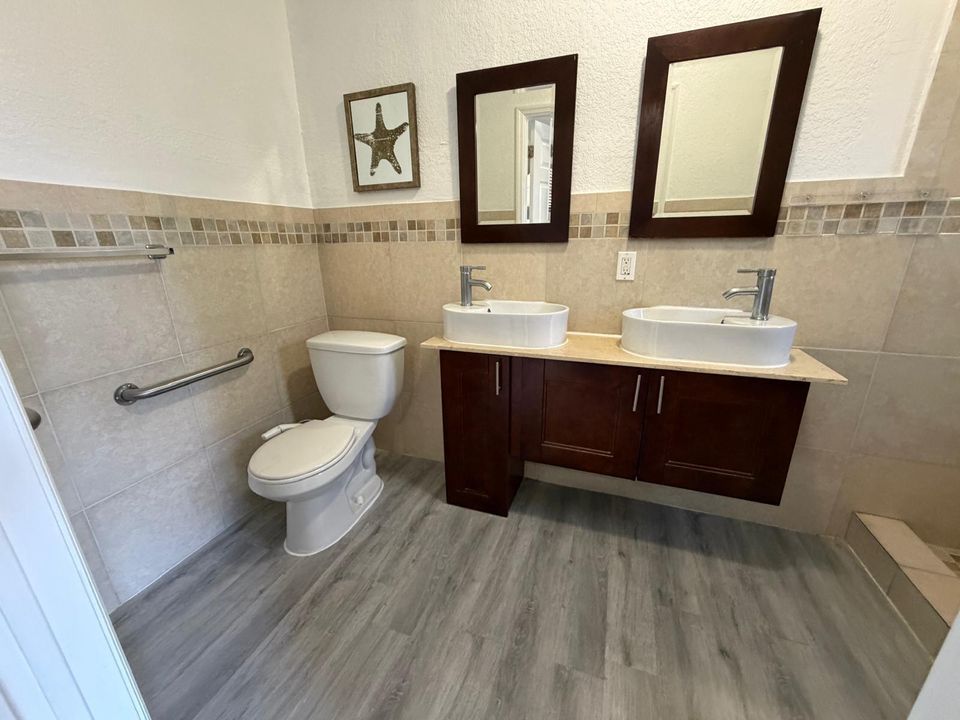 2625 8 bathroom 2