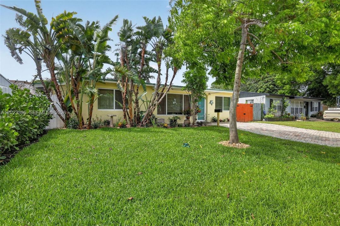 For Sale: $749,000 (3 beds, 2 baths, 1620 Square Feet)
