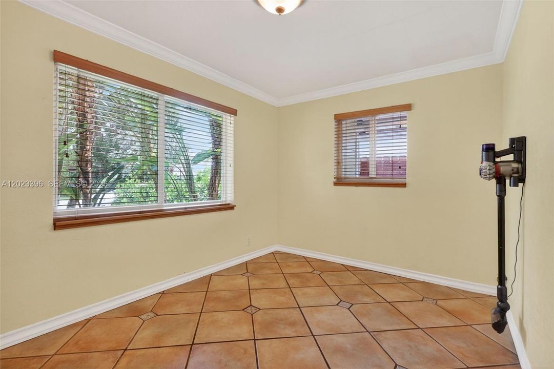 For Sale: $749,000 (3 beds, 2 baths, 1620 Square Feet)