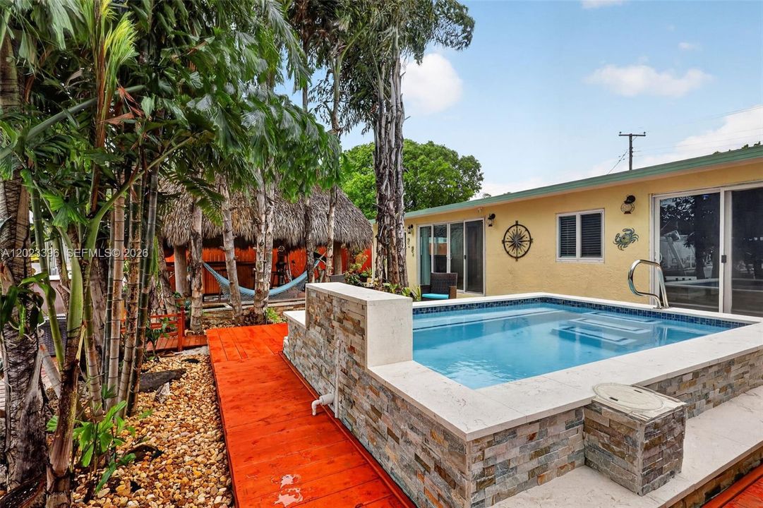 For Sale: $749,000 (3 beds, 2 baths, 1620 Square Feet)