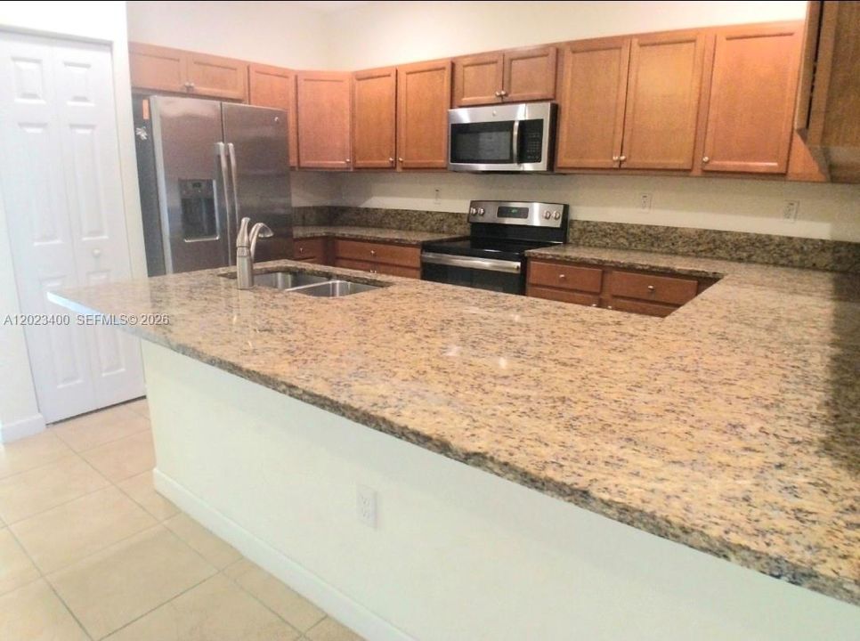 For Rent: $3,250 (3 beds, 2 baths, 1668 Square Feet)