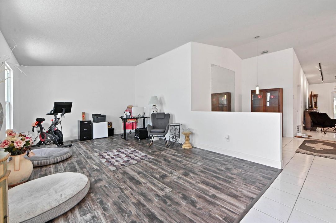 05 living room 01