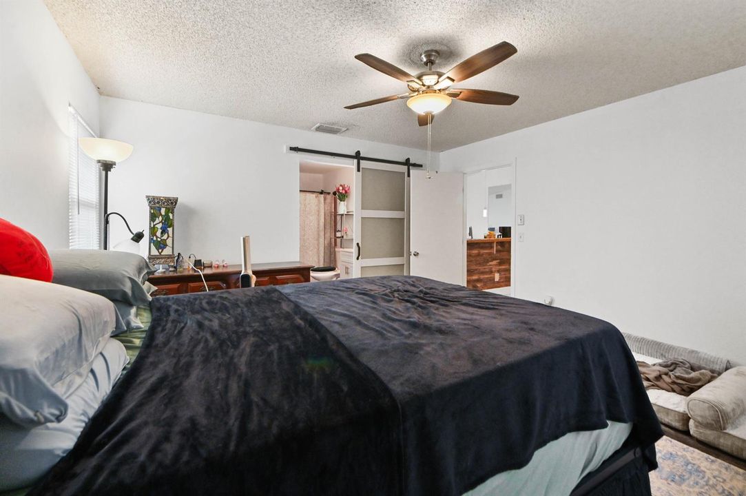 16 Bedroom 02