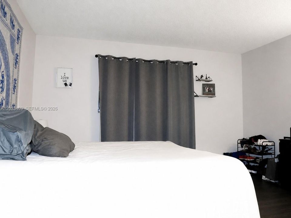 В аренду: $1,900 (2 спален, 2 ванн, 933 Квадратных фут)
