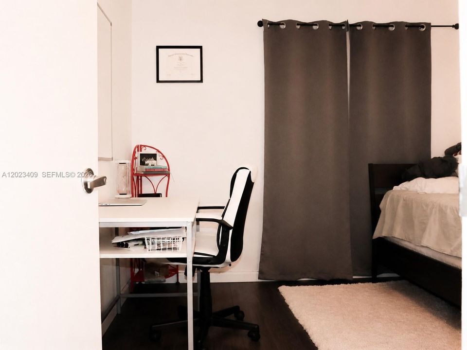 В аренду: $1,900 (2 спален, 2 ванн, 933 Квадратных фут)