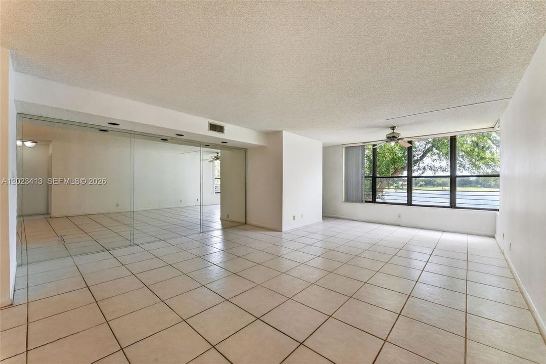 For Sale: $224,999 (2 beds, 2 baths, 1300 Square Feet)