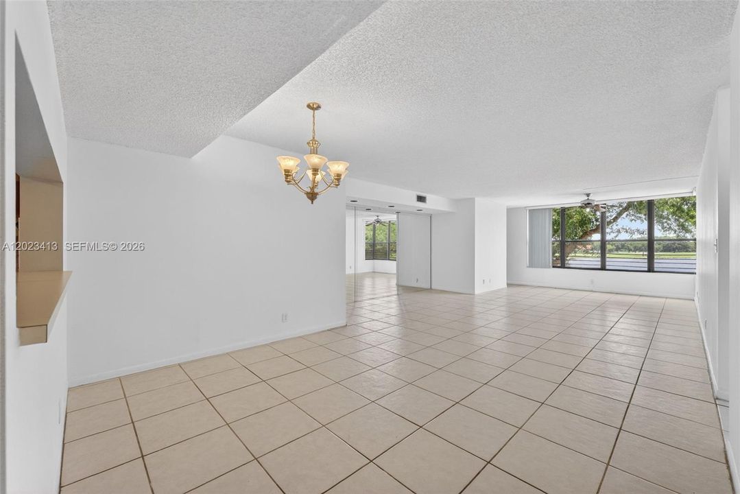 For Sale: $224,999 (2 beds, 2 baths, 1300 Square Feet)