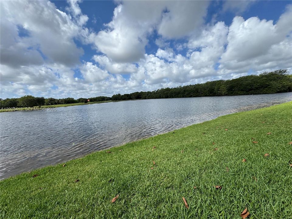 For Sale: $224,999 (2 beds, 2 baths, 1300 Square Feet)