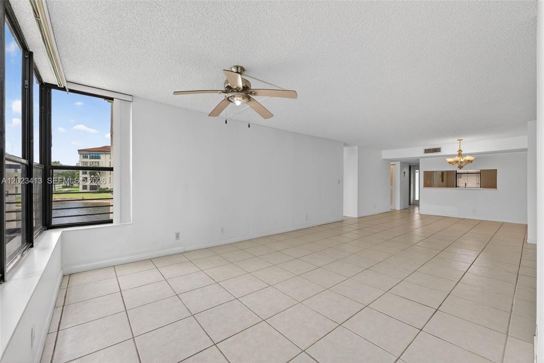 For Sale: $224,999 (2 beds, 2 baths, 1300 Square Feet)