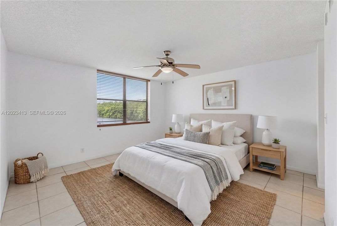 For Sale: $224,999 (2 beds, 2 baths, 1300 Square Feet)