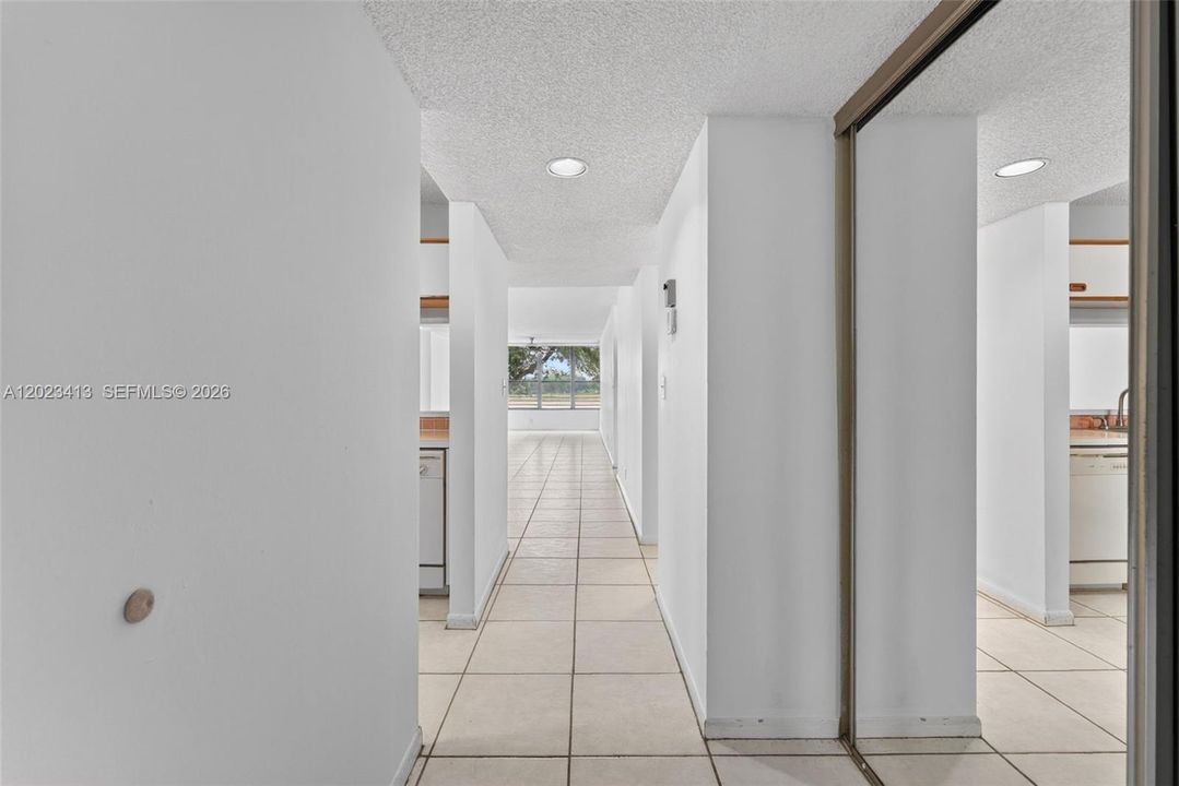 For Sale: $224,999 (2 beds, 2 baths, 1300 Square Feet)