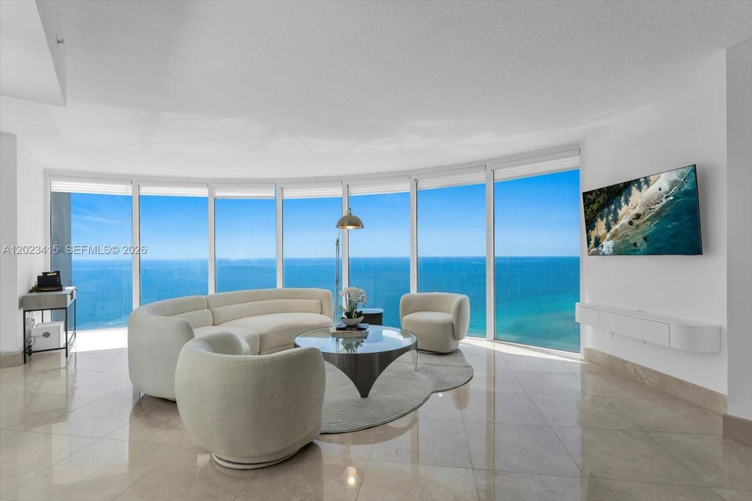 For Sale: $3,995,000 (3 beds, 3 baths, 2160 Square Feet)