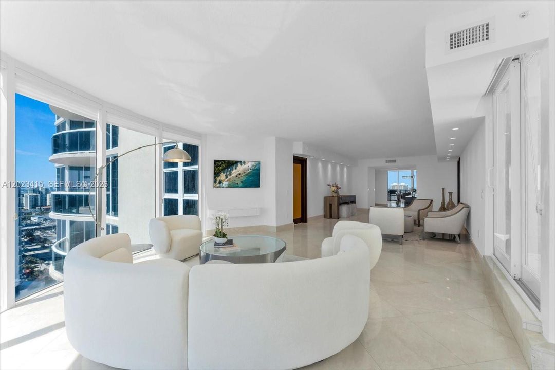 For Sale: $3,995,000 (3 beds, 3 baths, 2160 Square Feet)