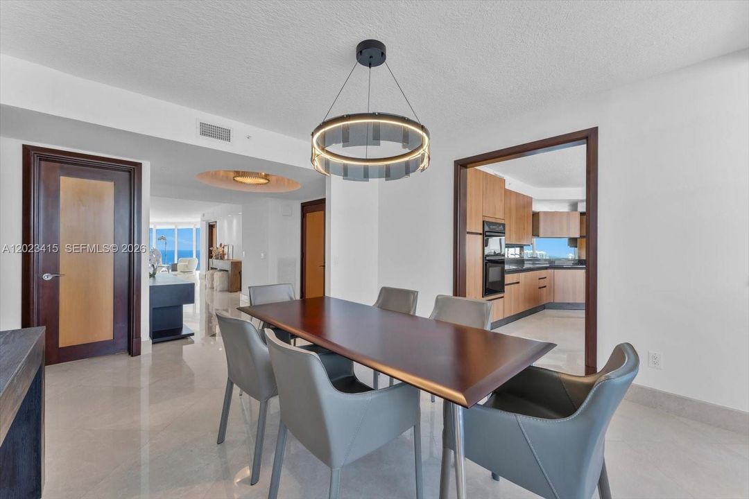 For Sale: $3,995,000 (3 beds, 3 baths, 2160 Square Feet)