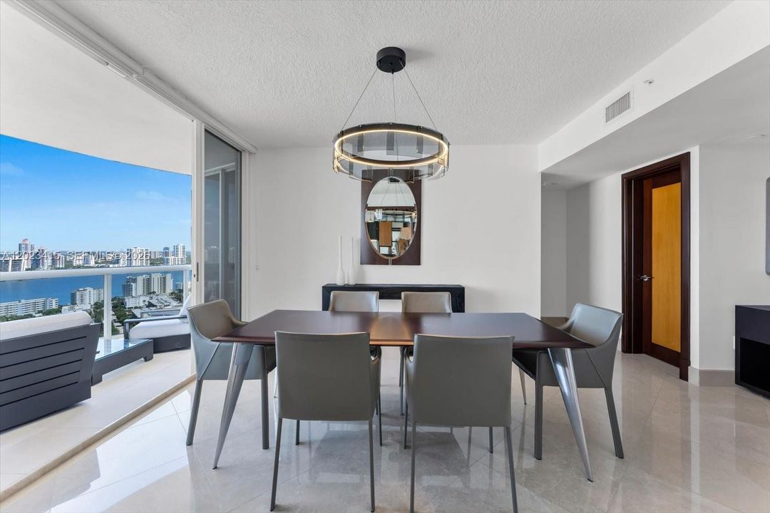 For Sale: $3,995,000 (3 beds, 3 baths, 2160 Square Feet)